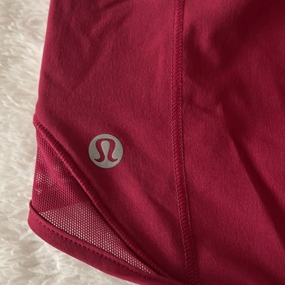 (NWT) Lululemon Hotty Hot Low-Rise Lined Short 4" - Picture 11 of 17